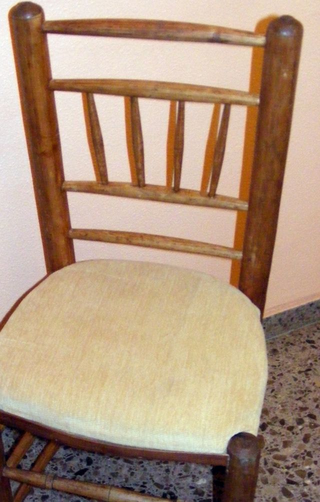 Silla antigua restaurada