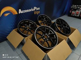 JUEGO DE llantas 8 X18 5X112 Et45 look bbs cir