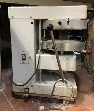 Formadora de pizzas industrial