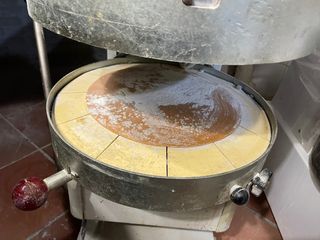 Formadora de pizzas industrial