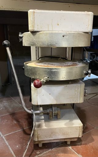 Formadora de pizzas industrial