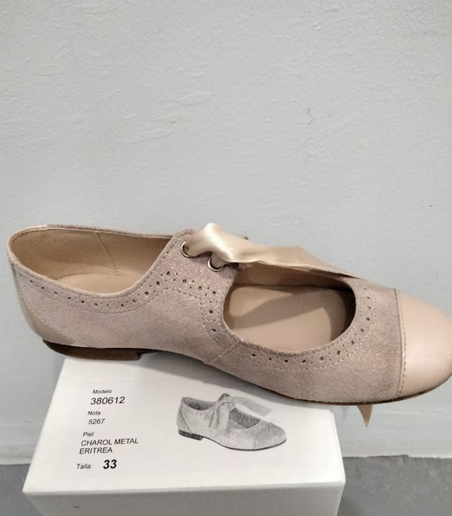 ZAPATO BEIG DE PIEL T-33 !!