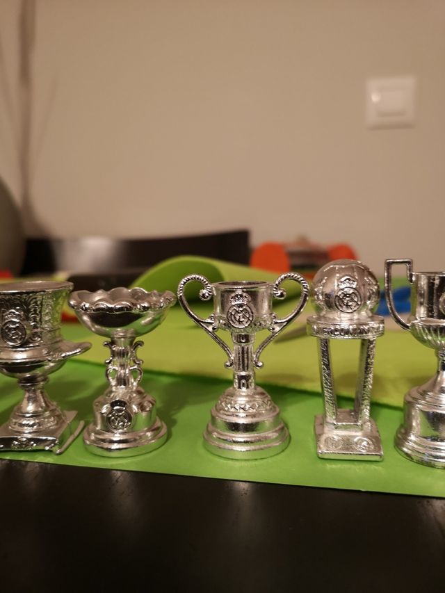 trofeos del real madrid f.c en miniatura