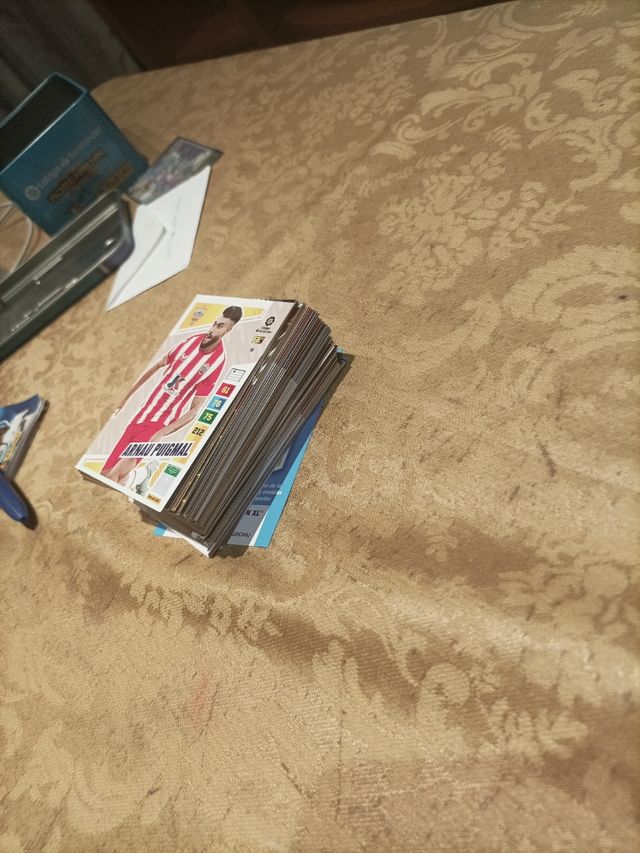 cartas y letras adrenalyn XL 2023