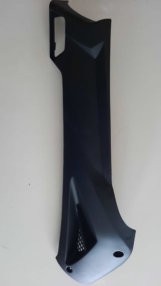 faldón o Quilla lateral derecho e izquierdo