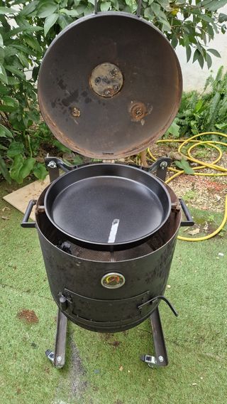 Horno a leña para pizza y barbacoa sin humo.