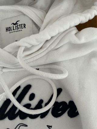 Sudadera blanca T M. Hollister. 