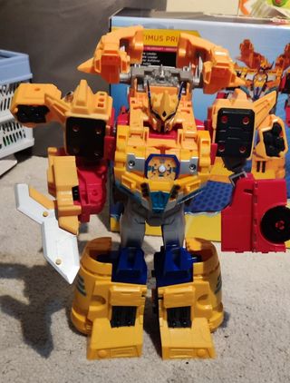 TRANSFORMER OPTIMUS PRIME