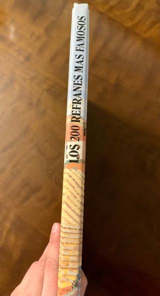 Libro 'Los 200 refranes más famosos' de 1985