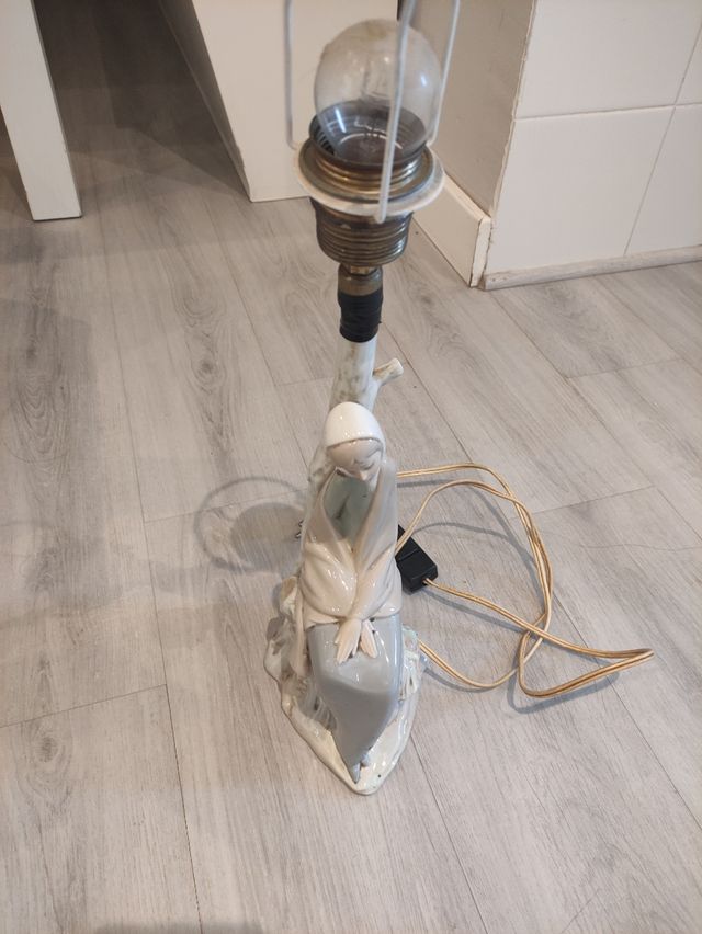 2 pies de lámparas porcelana figura