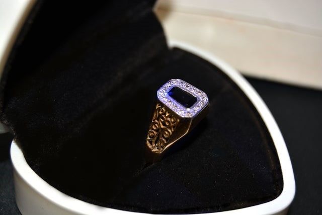 Sortija de oro 18Q tipo sello