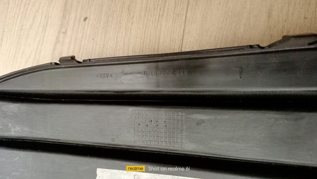 rejilla antiniebla delantera izquierda Audi A42012