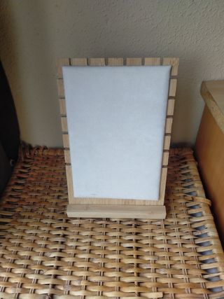 Expositor de gargantillas y cadenas