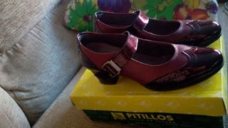 zapatos tacón pitillos color burdeos