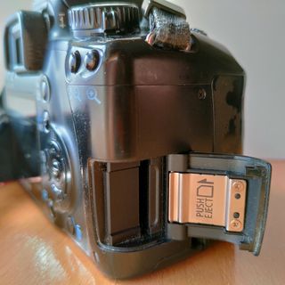 Cámara Canon Eos 1000D