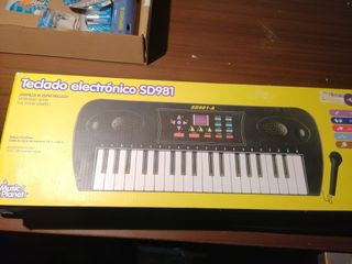 Teclado electrónico SD981