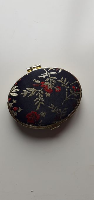 Espejo de maquillaje  7,7 x 7 cm