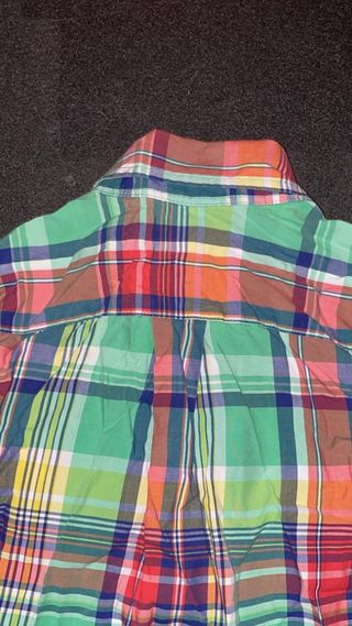 Lote que incluye camisa Ralph Lauren de niño.