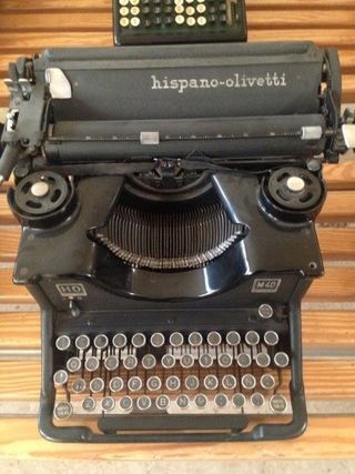 MAQUINA ESCRIBIR HISPANO OLIVETTI