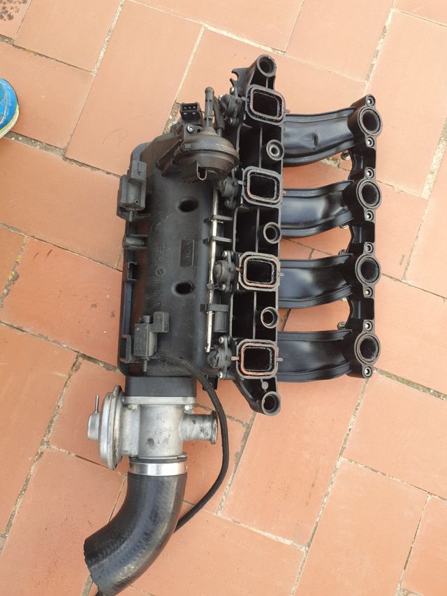 colector admisión bmw 320td y gr en buen estado