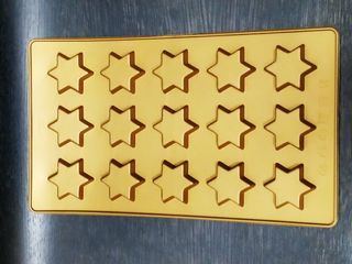 MOLDE SILICONA MAGDALENAS Y ESTRELLAS DE CANELA