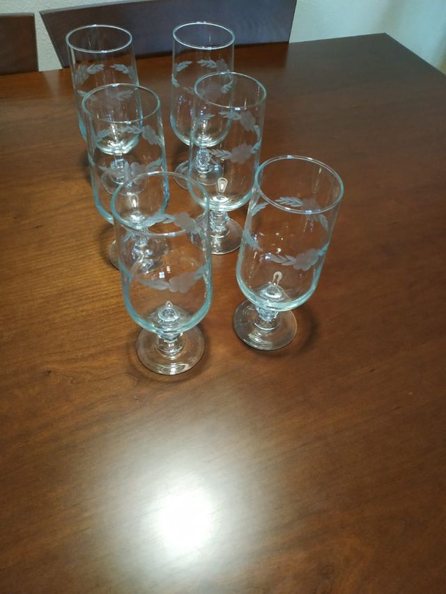 Copas antiguas talladas