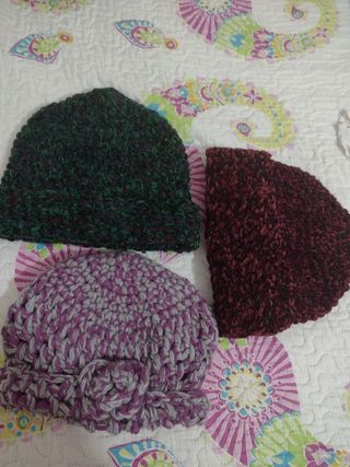 gorros de lana hechos a mano