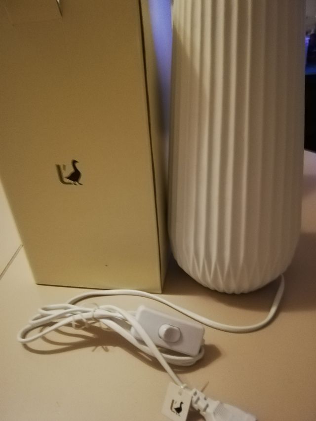 lampada in porcellana da tavolo