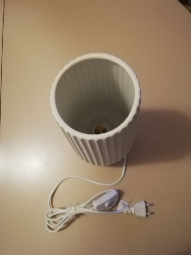 lampada in porcellana da tavolo