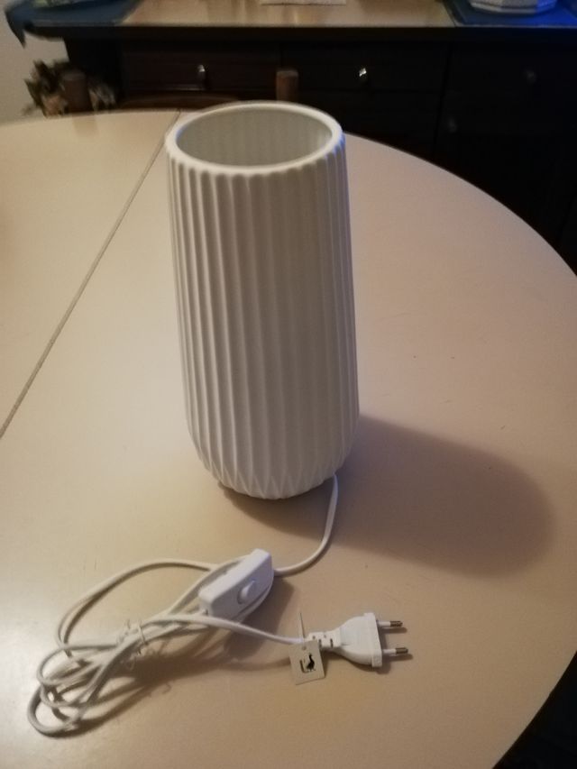 lampada in porcellana da tavolo