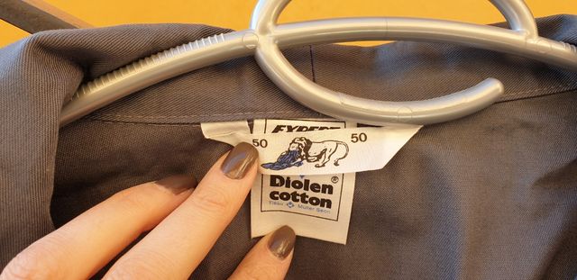 Mono de trabajo gris