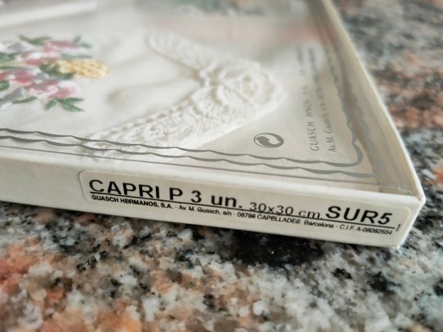 Mantelito y 2 servilletas para niños