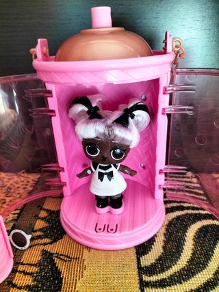 Muñeca L.O.L. Surprise Hairgoals, caja y cartas