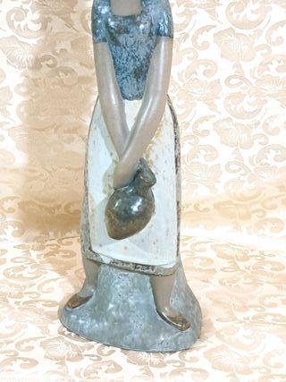 LLADRO 12023 ALDEANA A LA FUENTE