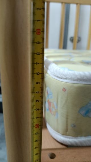 Cuna en madera con cajón & colchón de muelles v/i.