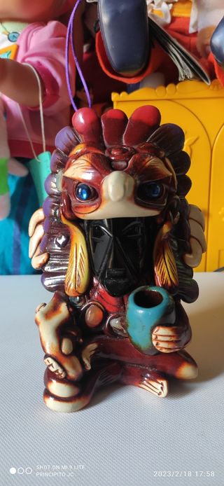 Figura Maya tallada en obsidiana 