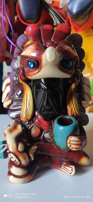 Figura Maya tallada en obsidiana 