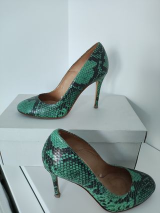 Zapatos dibujo piel de serpiente de Zara 