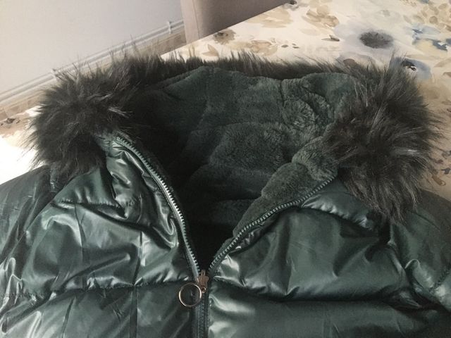 Chaqueta acolchada , nueva, en verde.