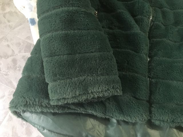 Chaqueta acolchada , nueva, en verde.