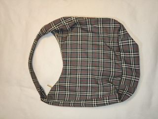 Bolso de Inditex de color y cuadros.