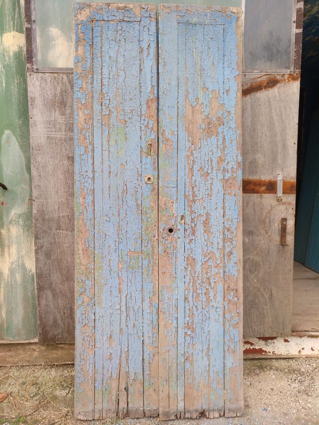 PUERTA ANTIGUA DUELAS