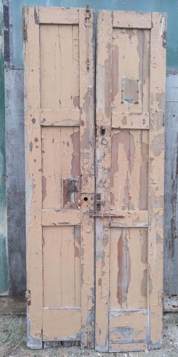 PUERTA ANTIGUA DUELAS