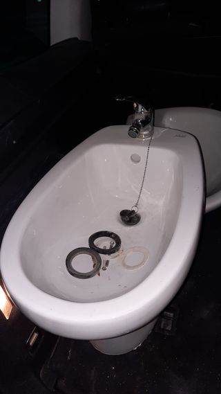 magnífico bidet marca relax blanco