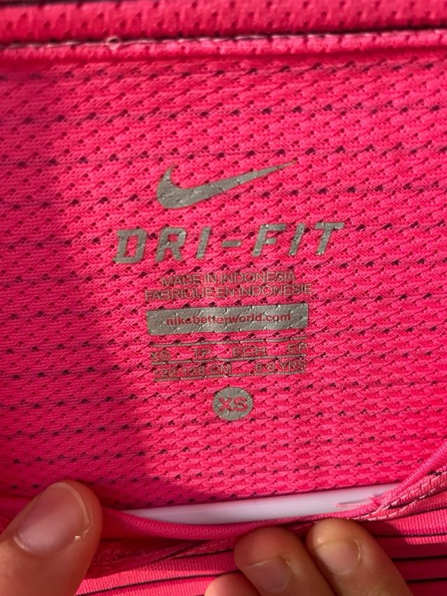 Camiseta manga corta chica.