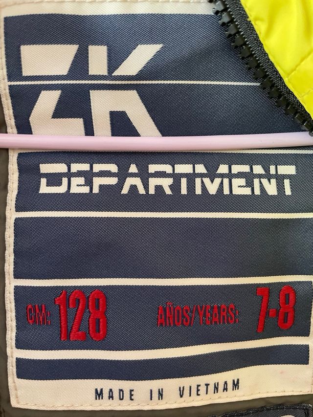 Chaqueta impermeable niña/o. Talla 7/8