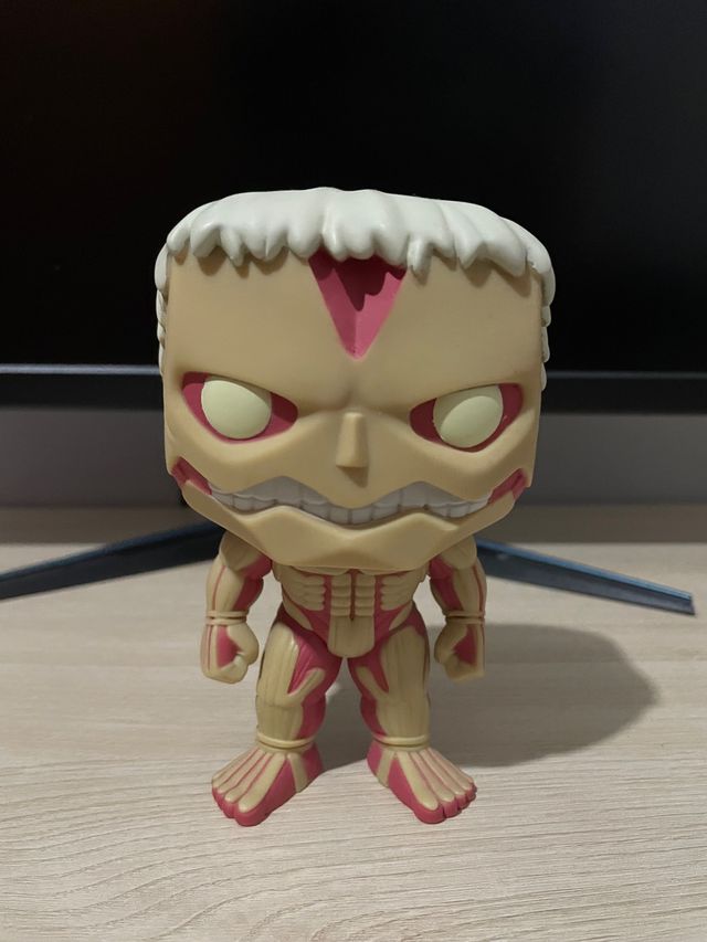 Funko pop Armored Titan (Titan Acorazado) de segunda mano por 75 EUR en
