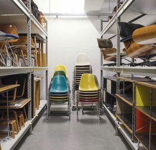 Silla VITRA Eames Fiberglass Side Chair DSR