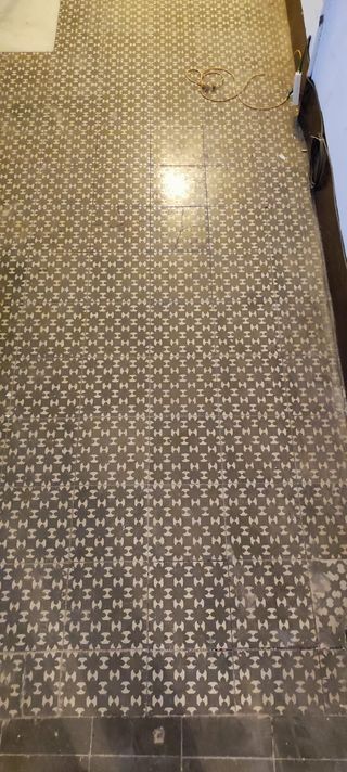 Baldosa hidráulica antigua