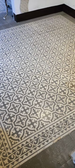 Baldosa hidráulica antigua